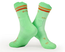 Load image into Gallery viewer, S/Co. Anti-Blister Crew Socks
